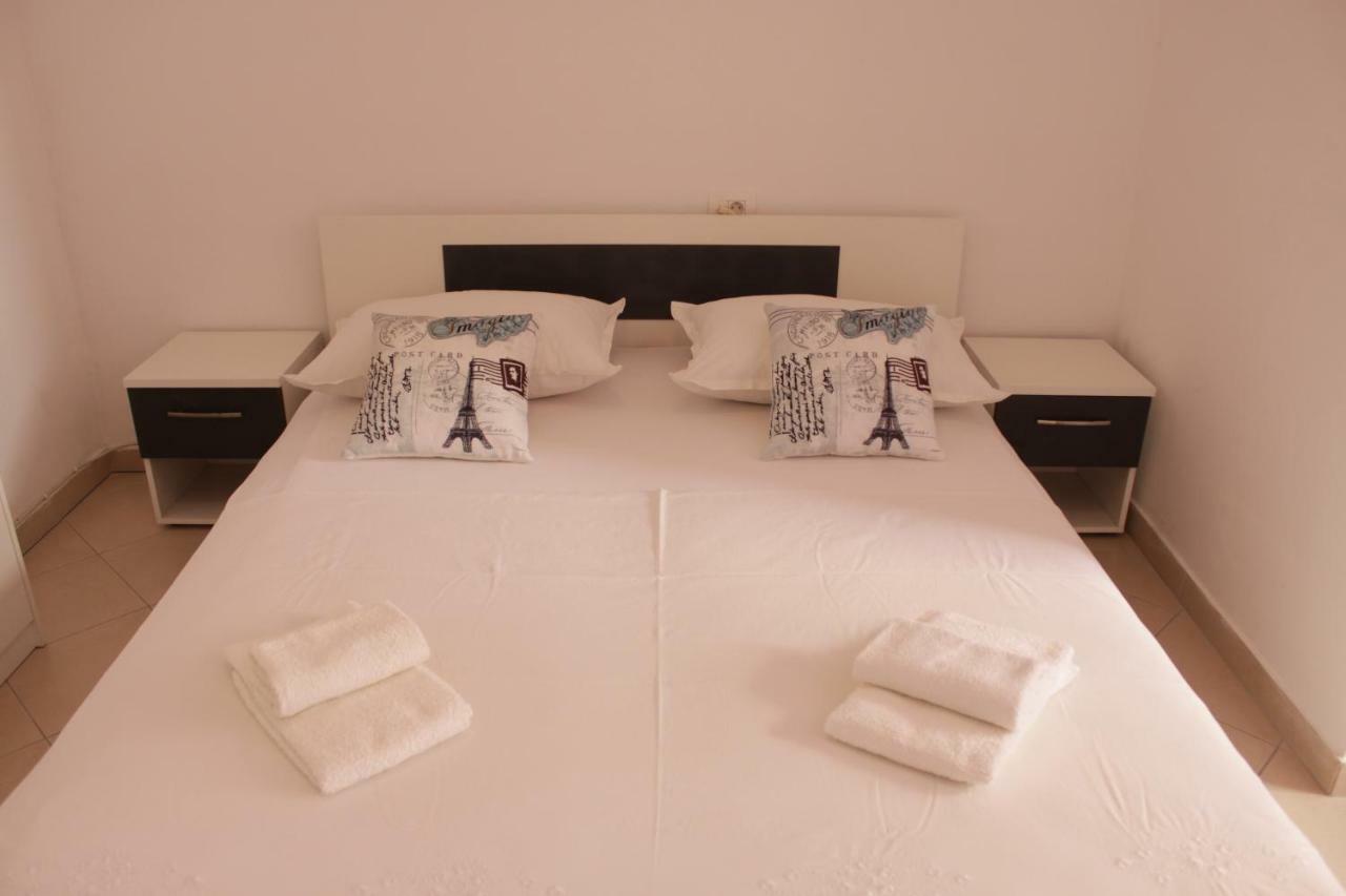 Adria Apartments Stobreč Buitenkant foto