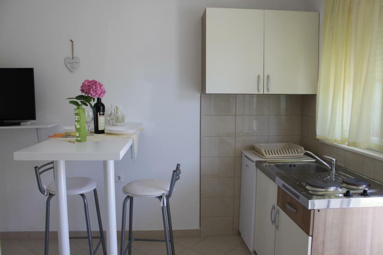 Adria Apartments Stobreč Buitenkant foto