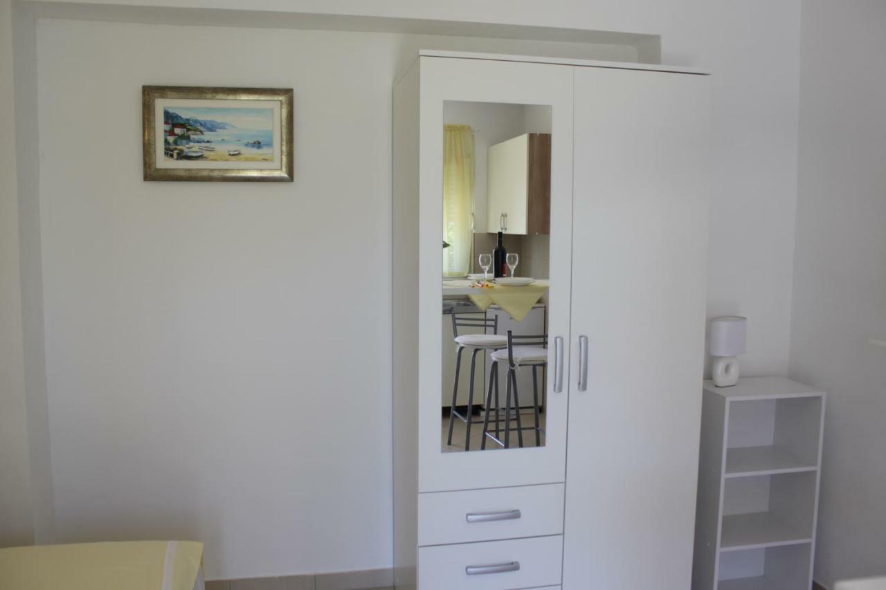 Adria Apartments Stobreč Buitenkant foto