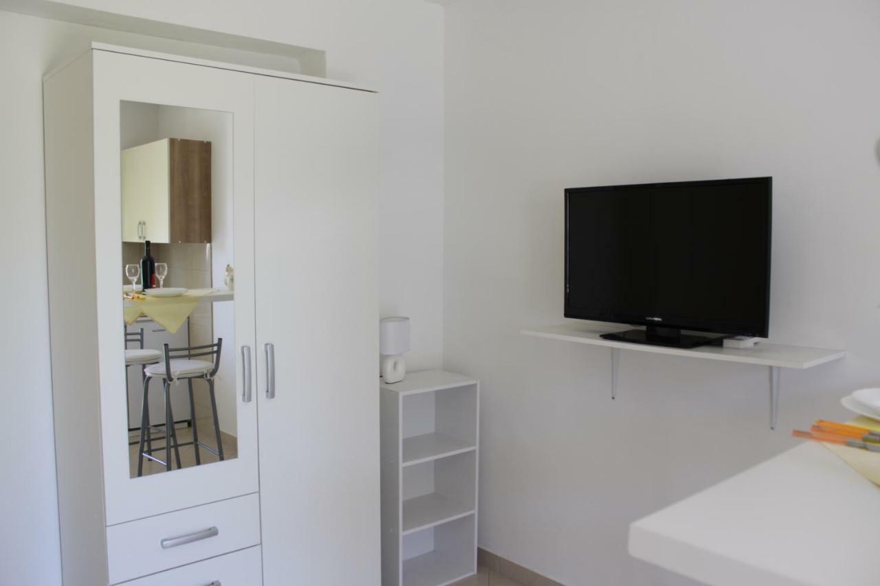 Adria Apartments Stobreč Buitenkant foto